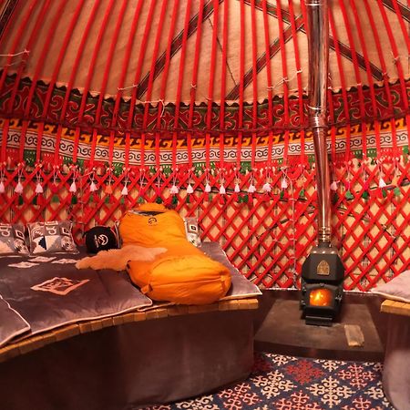Mine Hostel Dzhergalan Jyrgalan ภายนอก รูปภาพ