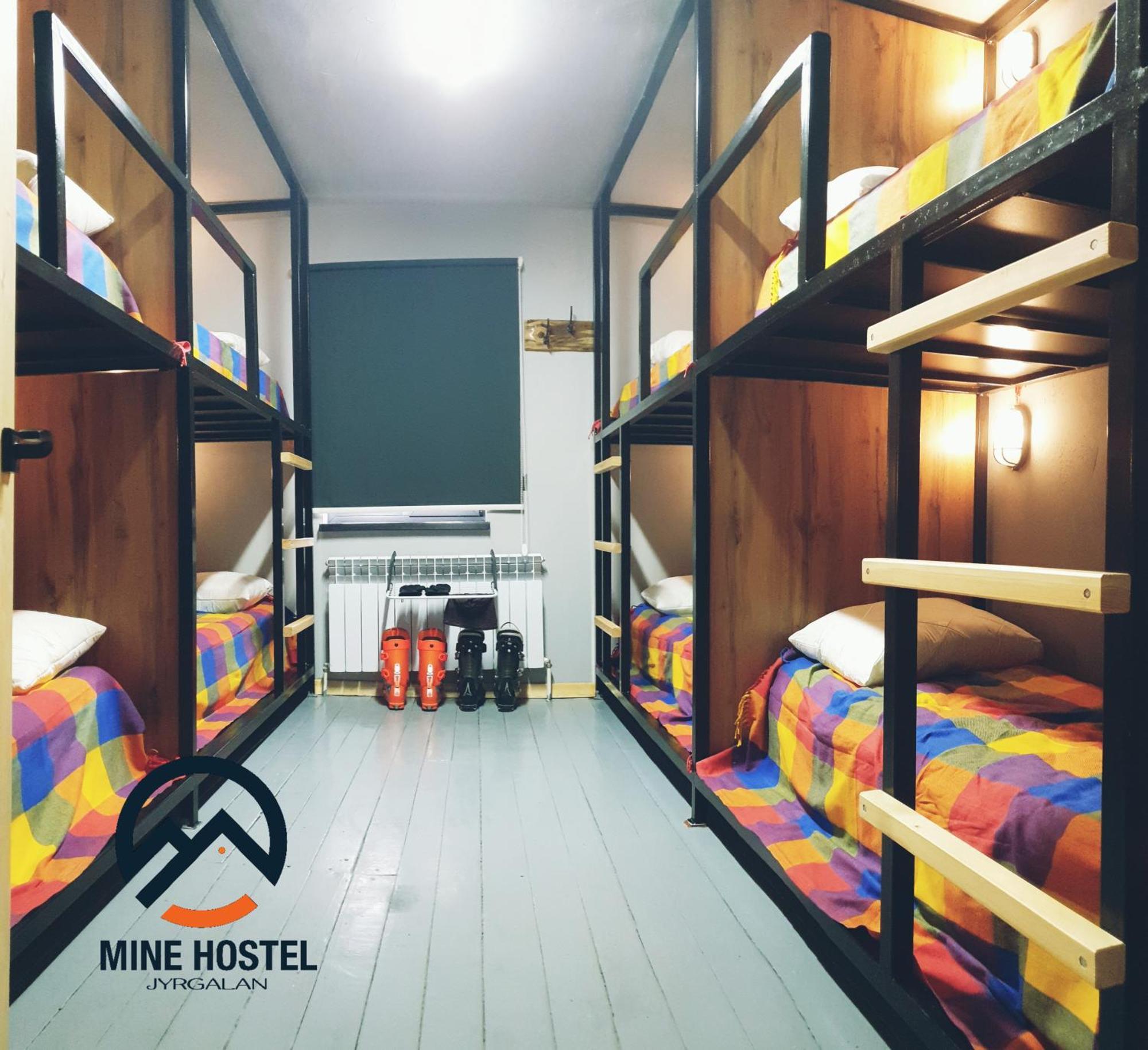 Mine Hostel Dzhergalan Jyrgalan ภายนอก รูปภาพ