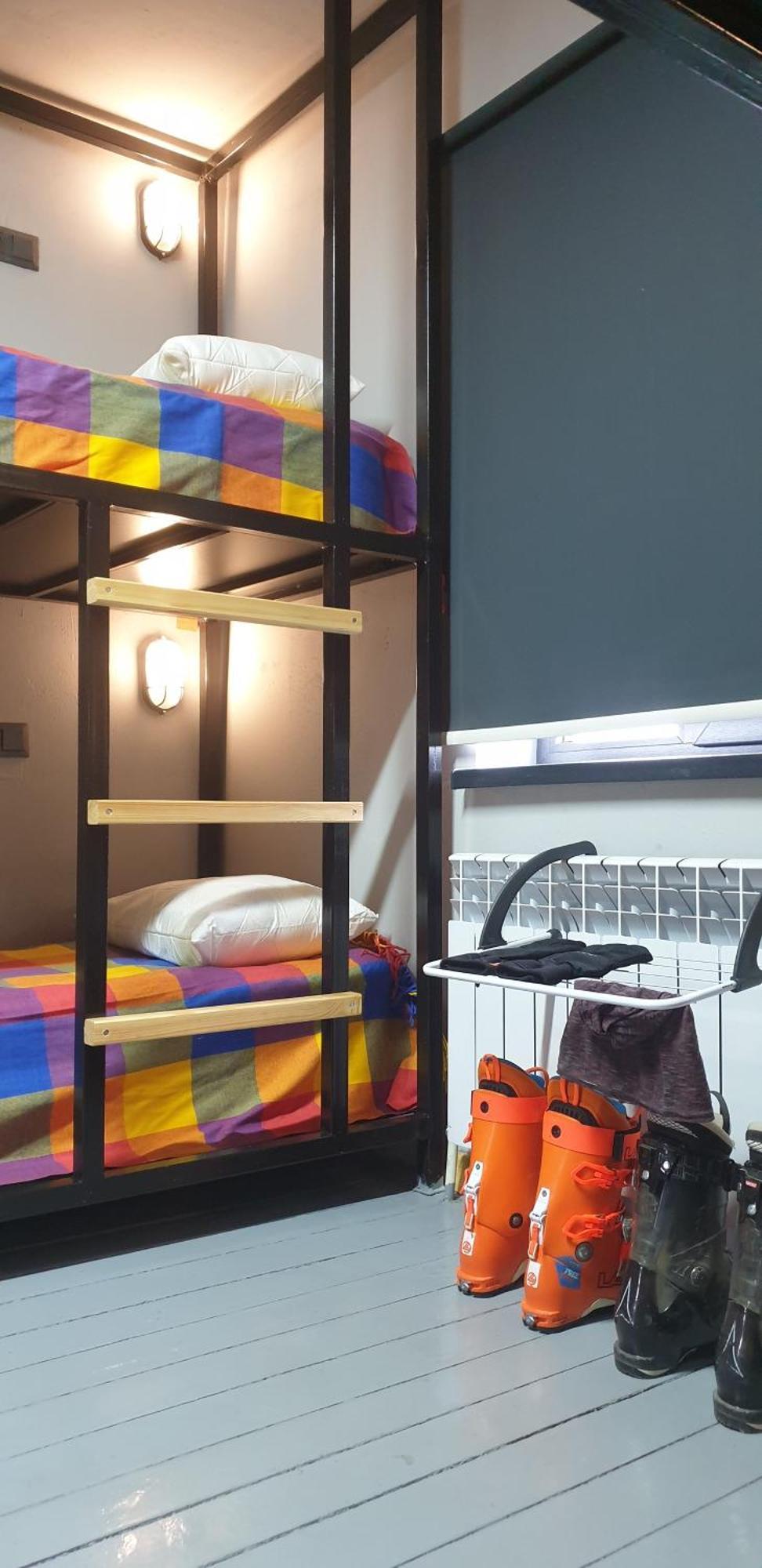 Mine Hostel Dzhergalan Jyrgalan ภายนอก รูปภาพ