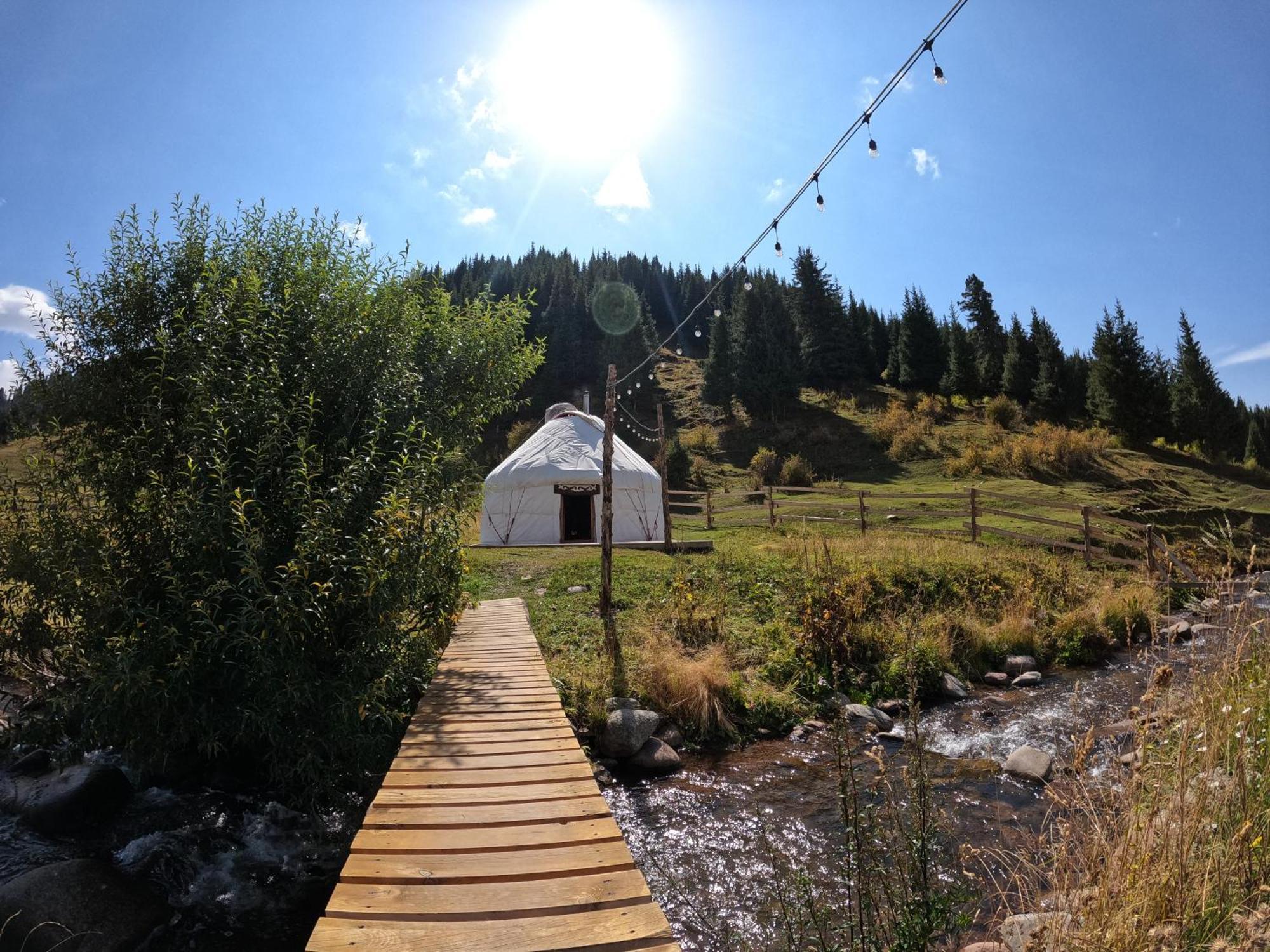 Mine Hostel Dzhergalan Jyrgalan ภายนอก รูปภาพ