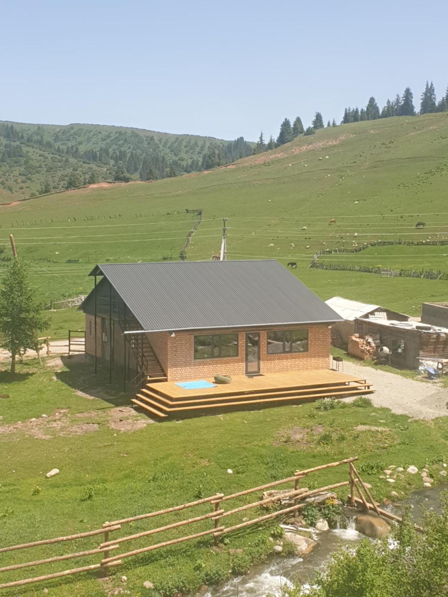 Mine Hostel Dzhergalan Jyrgalan ภายนอก รูปภาพ