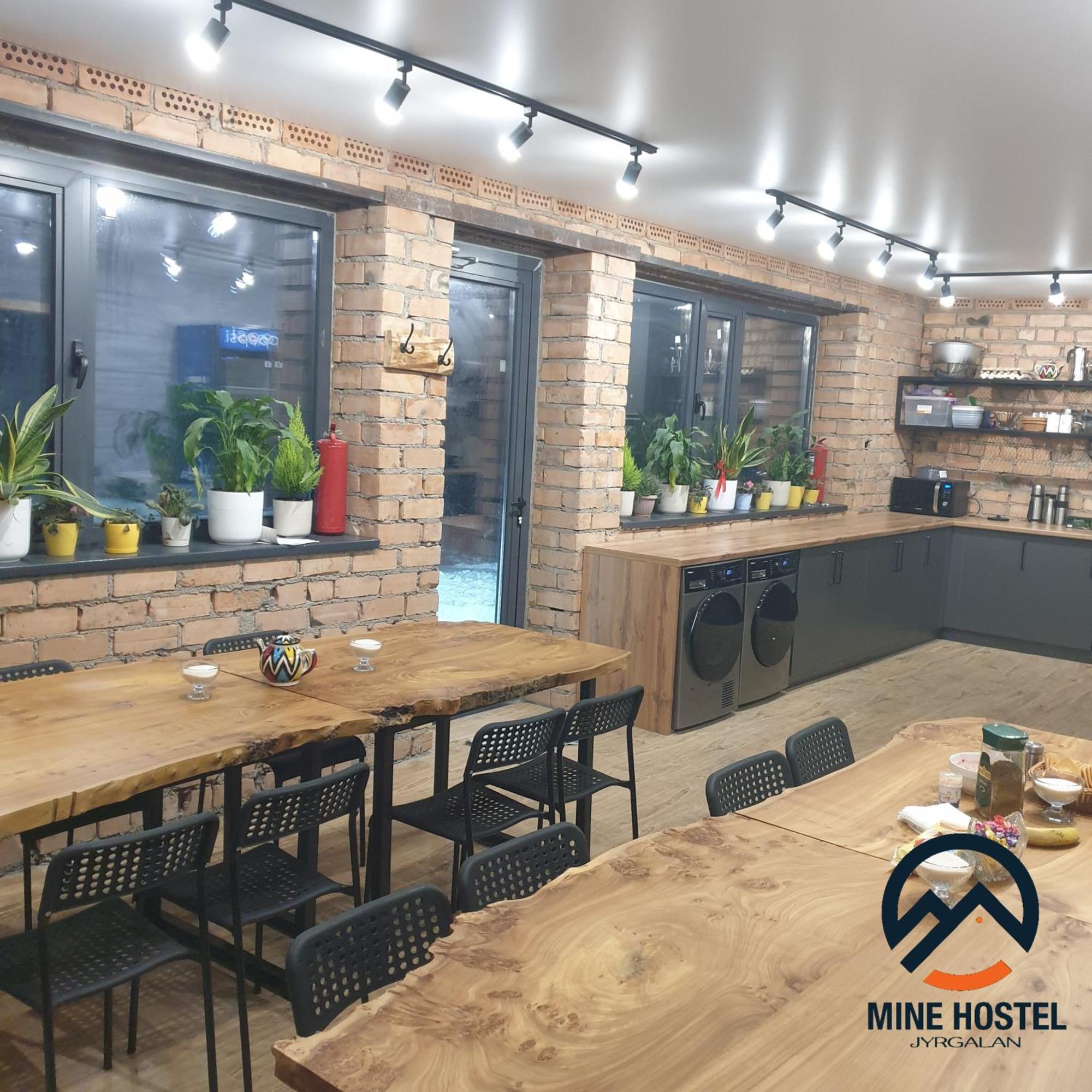 Mine Hostel Dzhergalan Jyrgalan ภายนอก รูปภาพ